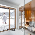 Sporthotel Chalet Hotell
